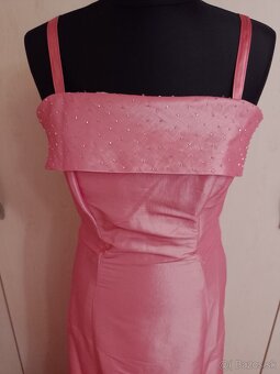 Krásne dlhé broskyňovo - ružové spoločenské šaty - 2
