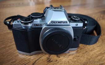 PREDÁM OLYMPUS OM-D E-M10 - 2