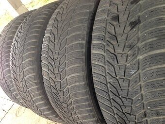 Predam zimne pneu 235/55 R19 5/6mm - 2