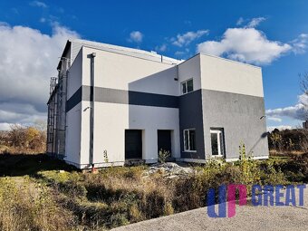 NA PREDAJ-Moderná komerčná budova vo fáze finalizácie–SENICA - 2