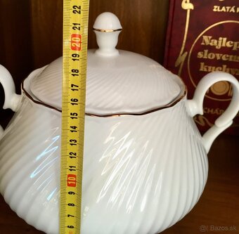 Porcelánová 7 dielna súprava - misa, čajník, omáčnik, tácky - 2