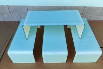 Podstavec zo skla . - 2