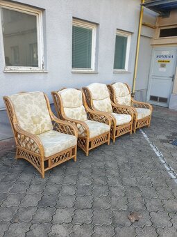 Ratanove sedenie. - 2