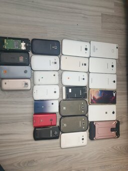 Mix starých mobilov na diely - 2