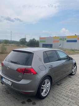 Volkswagen Golf - 2
