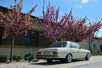 Auto na svadbu - Mercedes w115 - 2