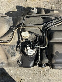Renault Trafic 2018 1.6 diesel palivová nádrž - 2