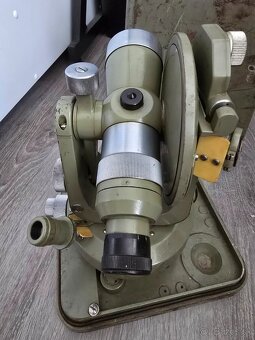 stary ceskoslovensky teodolit ( meopata ) 300e - 2