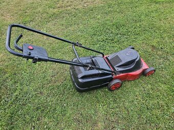 KOSACKA S KOSOM NA TRAVU 1600W - 2