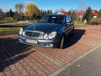 Mercedes benz w211 E320 4matic - 2