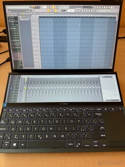 ASUS ZenBook Duo - 2