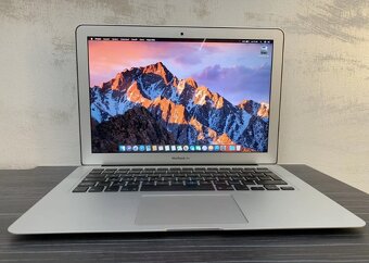 MacBook Air (13-inch, 2017) - 2