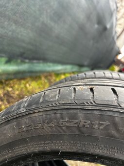 225/45 R17 - 2