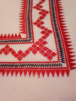 Ručne vyšívané obrusy 2 - 2