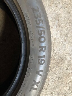235/50R19 continental. - 2