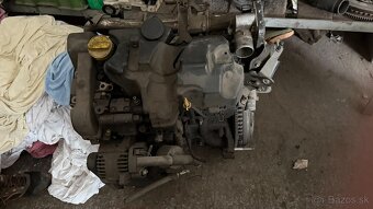 Renault Megane Motor 1.5 dci 73 kw cely funkčný - 2