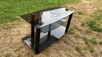 Stolík pod TV - 2