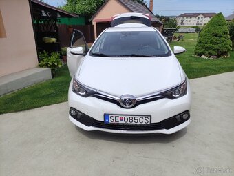 Toyota auris - 2