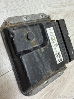 Riadiaca Jednotka Mitsubishi 1860C106 Denso 275700 2952 - 2