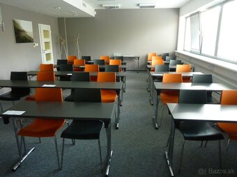 Nábytok zo školiacej učebne - 2