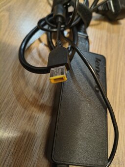 Lenovo 65 W 20 V adapter - 2