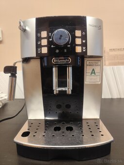 Kávovar De'Longhi Magnifica S (ECAM 21.117.SB) - 2