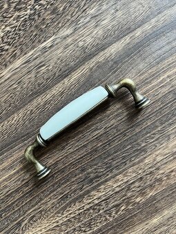 Úchytky na nábytok - 2