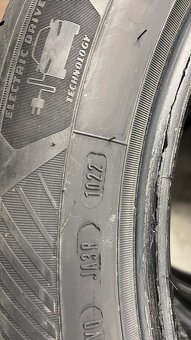 Predám pneumatiky 195/60 R 18 - 2