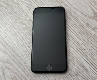 Predám iPhone 7, farba tmavá šedá, 32 GB - 2