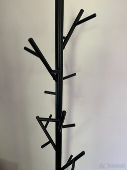 vešiak - 2