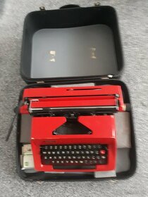 Prenosný písací stroj CONSUL - 2