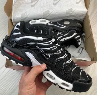 Nike Air Max Plus TN lace Toggle Black&white - 2