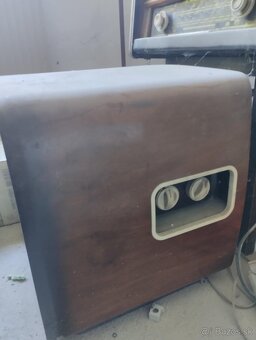 Televízor Tesla. Staré rádio s gramofónom - 2