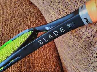 Predám tenisovú raketu WILSON BLADE 98 v7 - 2