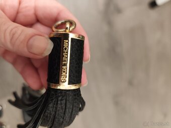 Kozeny privesok na kabeku Michael Kors - 2