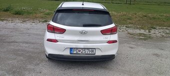 Hyundai i30 Family 1.4 Benzín - 2