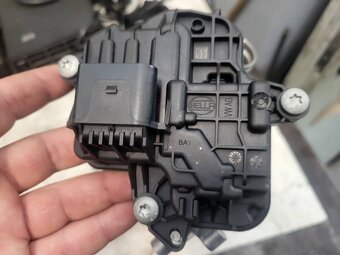 Vodne cerpadlo pumpa termoregulator 05E121111AB - 2