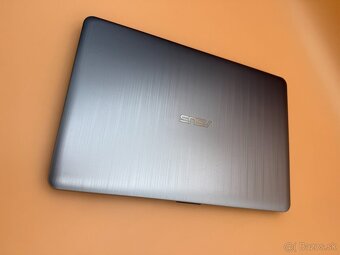 Notebook ASUS VivoBook i3-6006U / 16GB RAM / 256GB SSD / FHD - 2