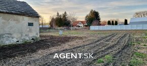 AGENT.SK | Predaj pozemku s domom pre výstavbu 2-3 domov, Ho - 2