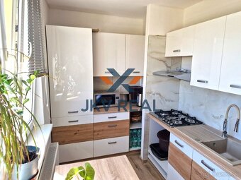 Na predaj 2 izbovy byt na sidlisku III - 2