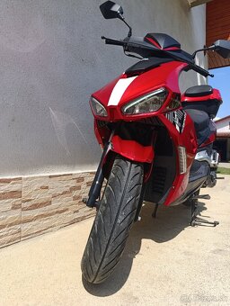 Adamoto 125 skúter - 2