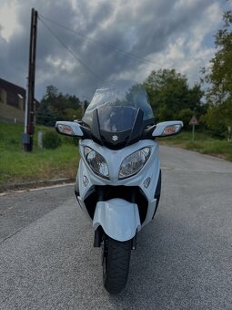 Suzuki Burgman 650 EXECUTIVE - 2