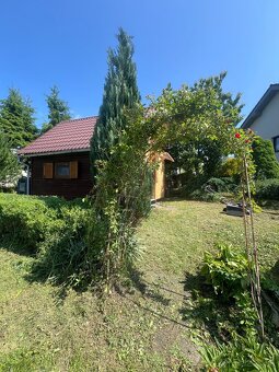 Stavebná parcela s chatkou- Veličná 884m2 - 2