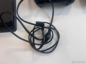 PLAYSTATION 4 SLIM - 2