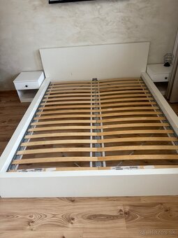 Postel 160 x 200 s nocnym stolikom - 2