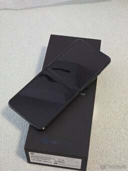 Predam Motorolu razr 50 ultra... - 2