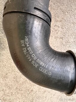 Tlakova rurka vzduchu golf 1.9 tdi - 2