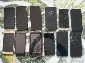 Rôzne telefóny na náhradné diely, opravu - 2