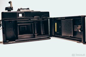 Analógový fotoaparát na 35 mm - film Super 35 - 2