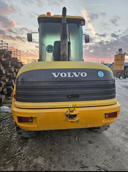 kolesový nakladač VOLVO L45B - 2